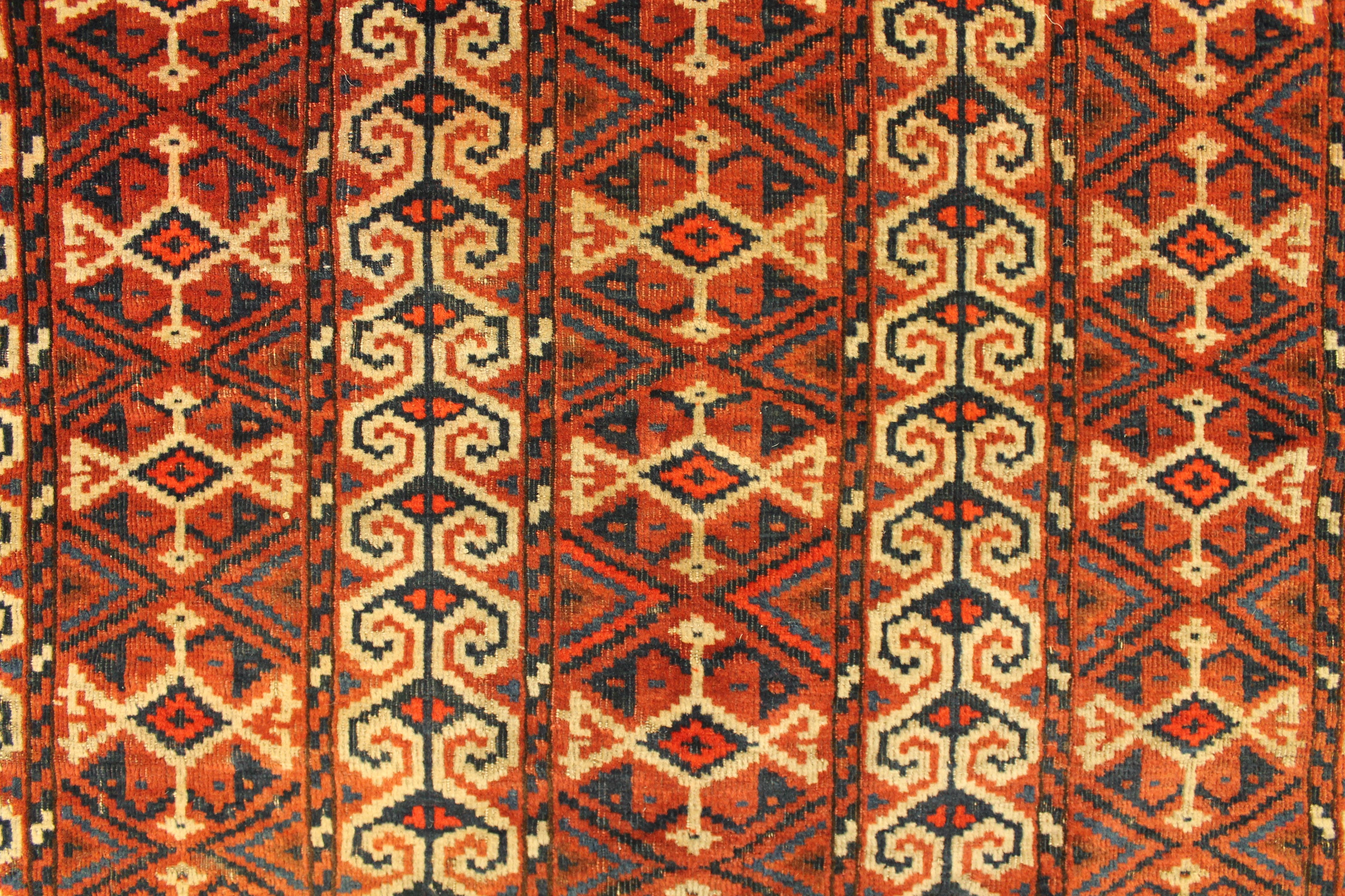 Antique Yamut rug