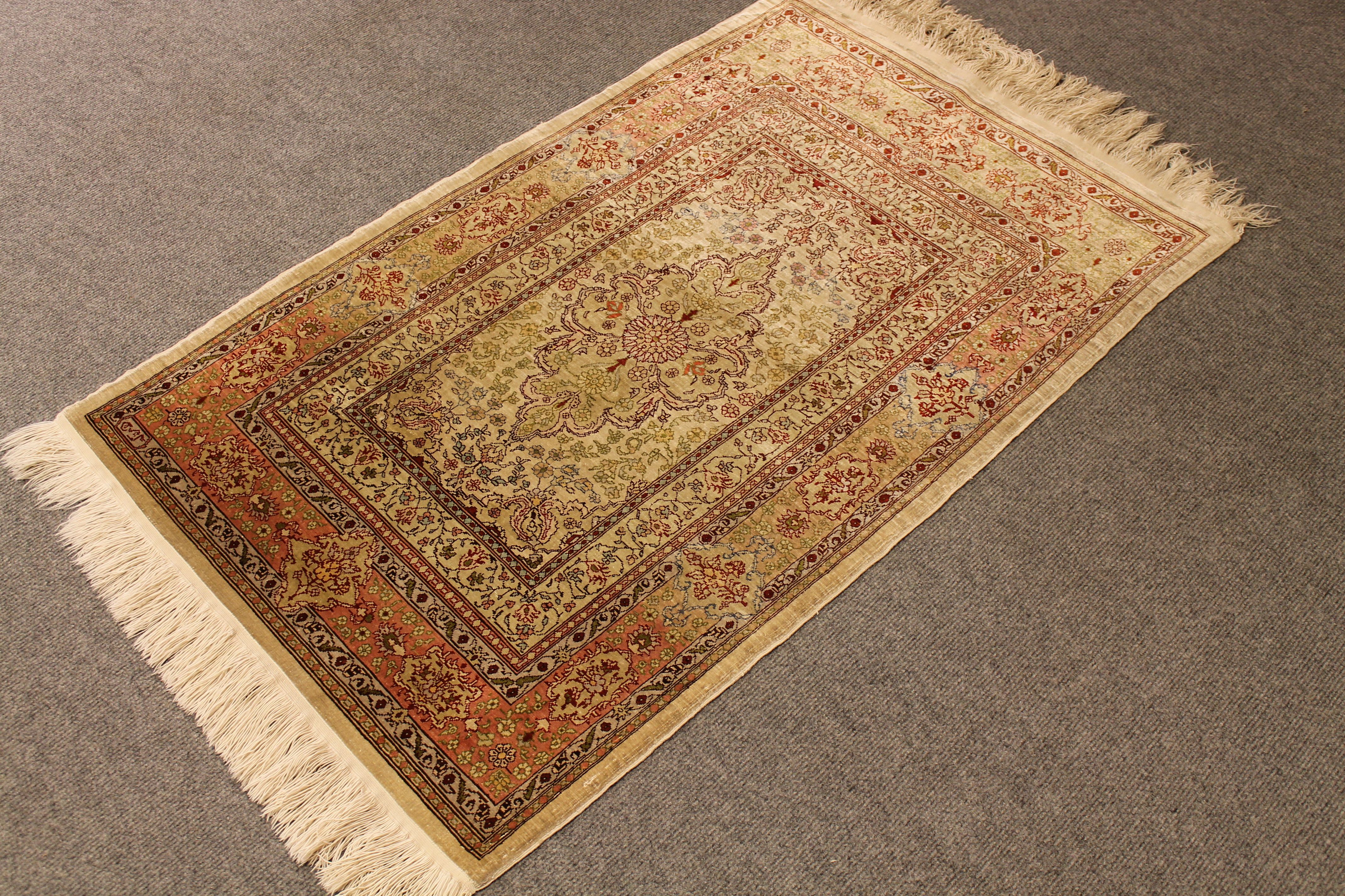 Silk Hereke