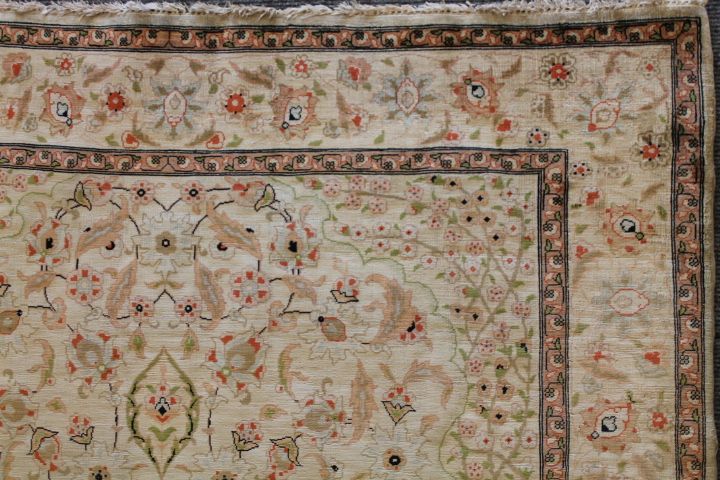 Silk Heriki rug